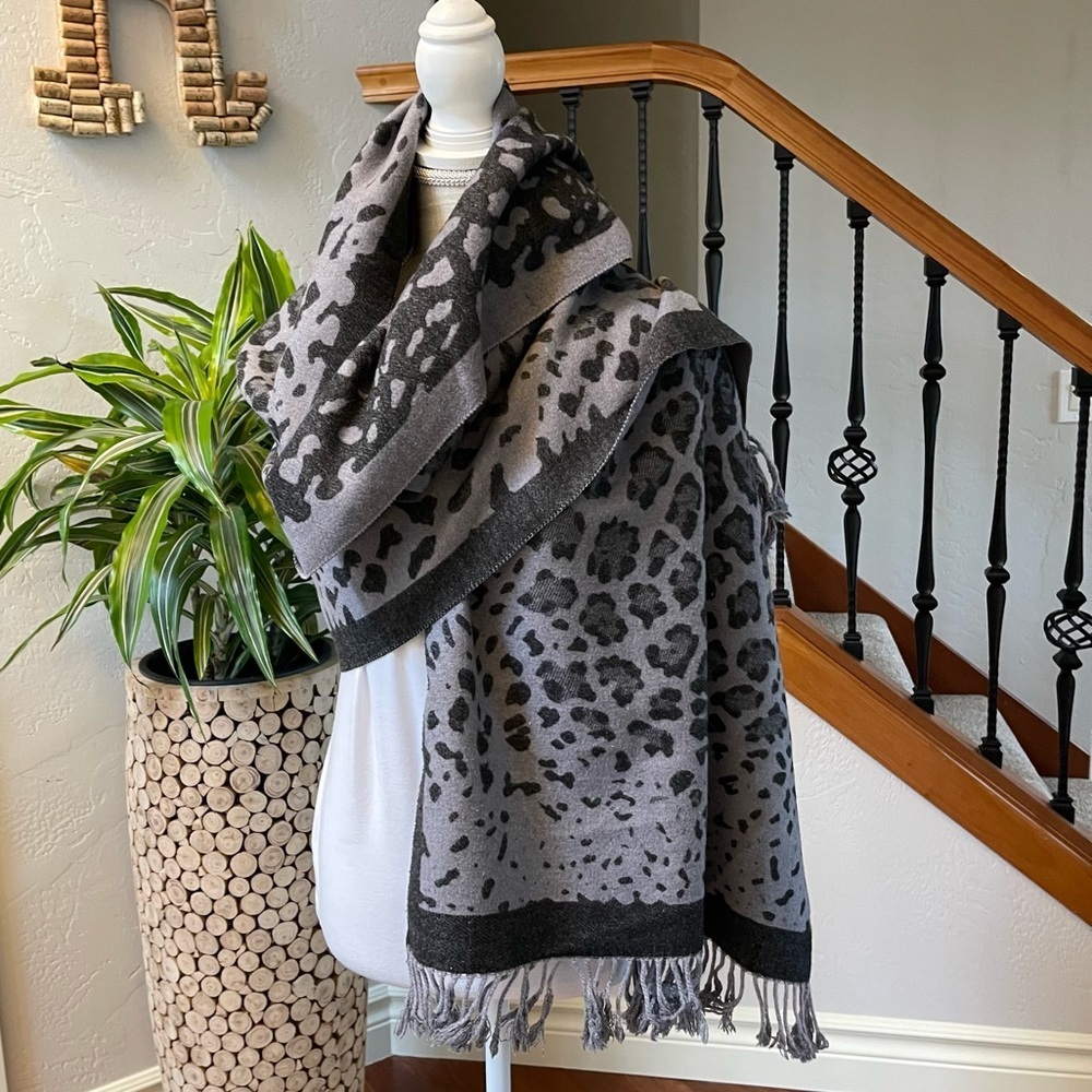 Leopardā Print Blanket Scarf